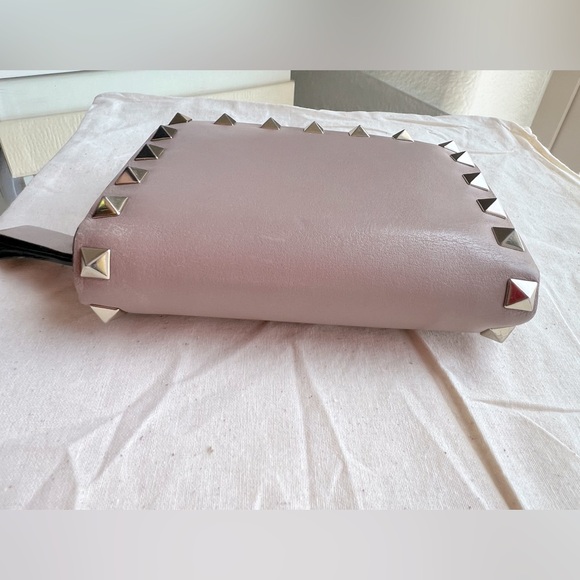 VALENTINO GARAVANI Rockstud Blush Bifold Snap Smooth Leather Compact Wallet - Picture 6 of 14